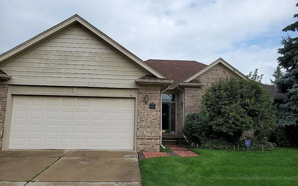 Sold residential property at 32444 Pine Ridge Dr, Warren, MI
